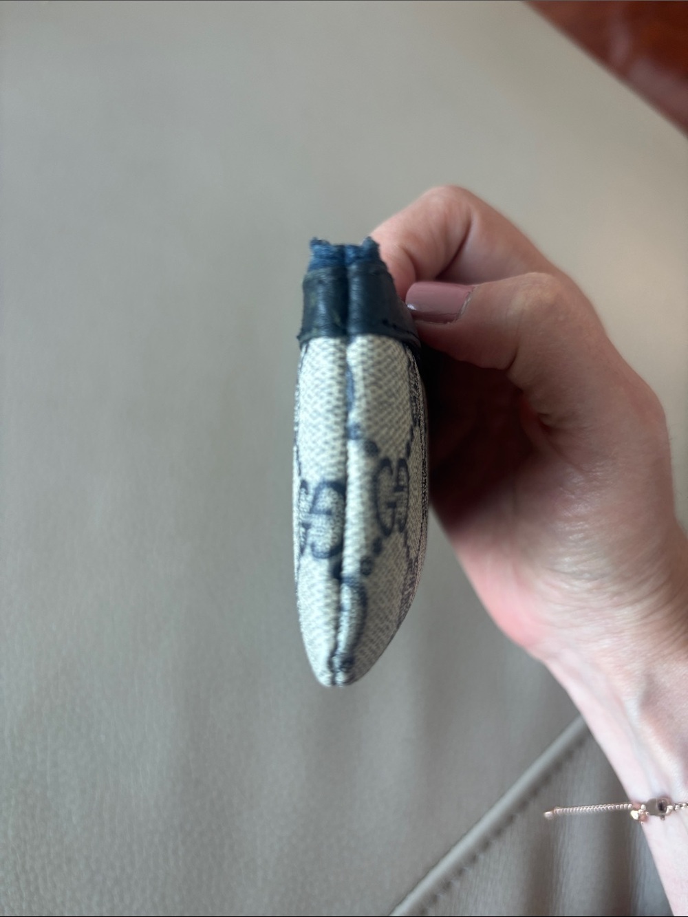 Gucci Navy & Ivory GG Canvas Zip Card Pouch - Picture 6 of 8